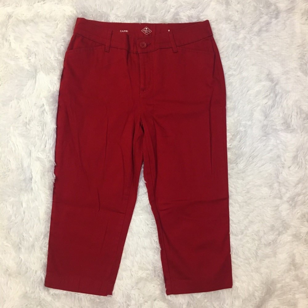 ST. JOHN’S BAY Solid Red Capri Pants 8